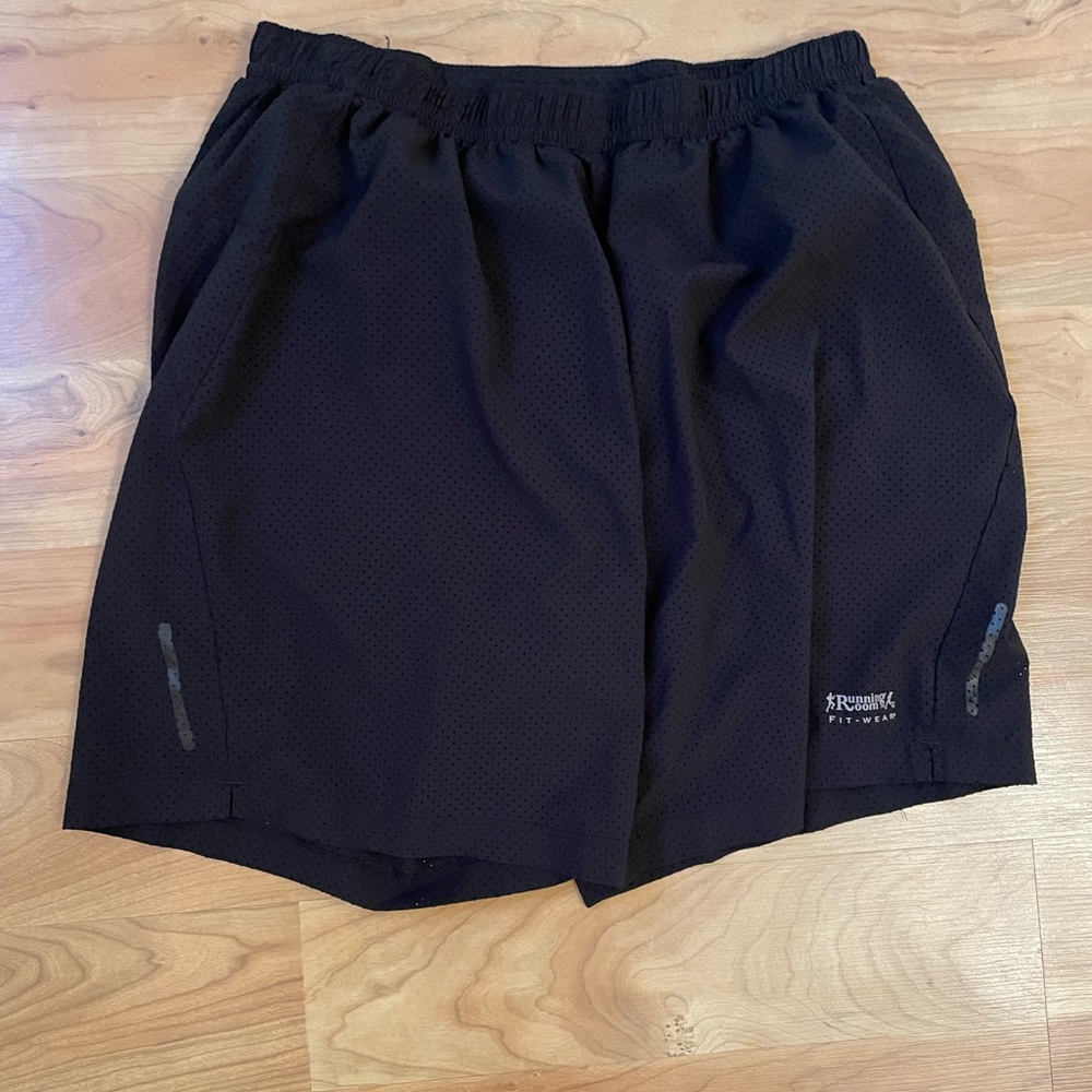 Running Room Shorts Lightweight Elastic Waist